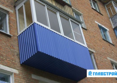 Установка-балконной-плиты-остекление-внутрення-отделка-балкона